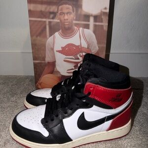 Air Jordan 1 Retro High Black Toe (2025)